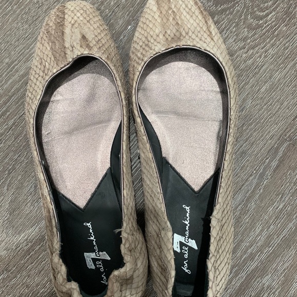 7 for all mankind flats - Picture 4 of 4